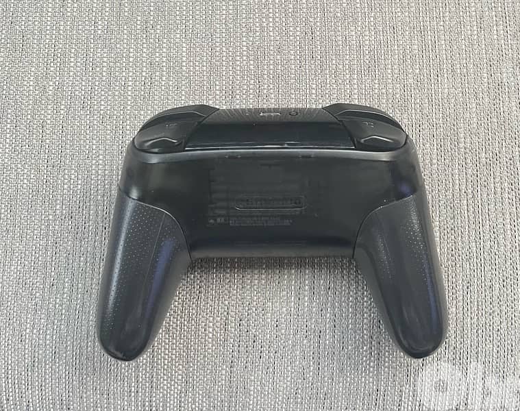 Official Nintendo Switch Pro Controller - Like New 1