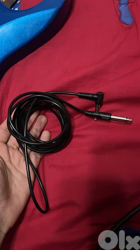 electric guitar deviser + amp yamaha + cables + strap 5