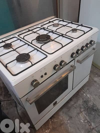 فرن غاز ايطالي 5 عيون