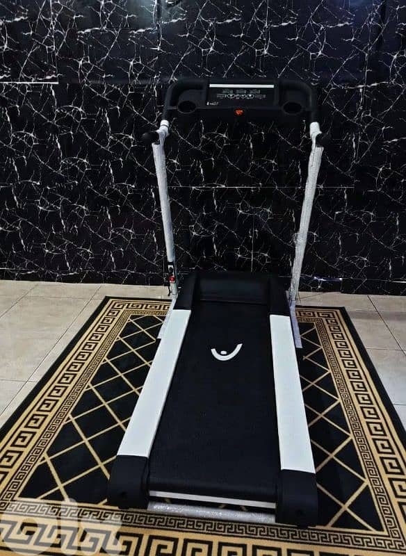 2.0HP motor power, Treadmill, model HEAD, max  user weight 120KG 1