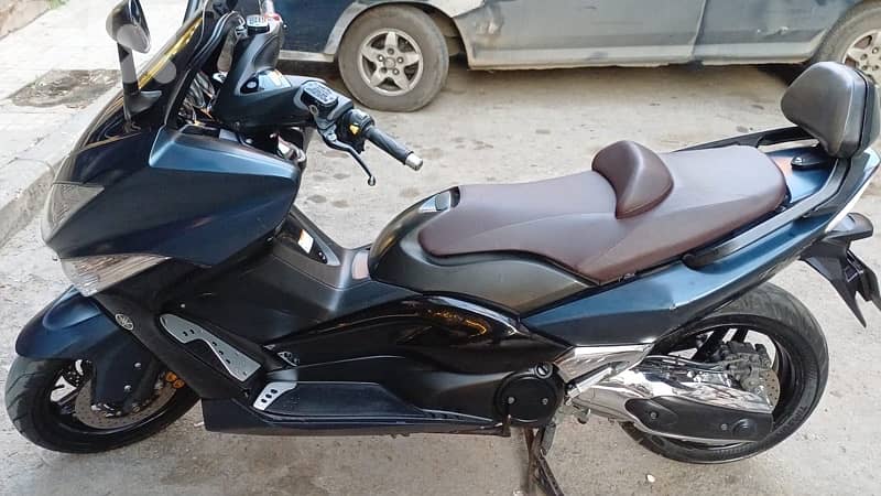 Tmax Like new 2010 499cc 27,000km 4