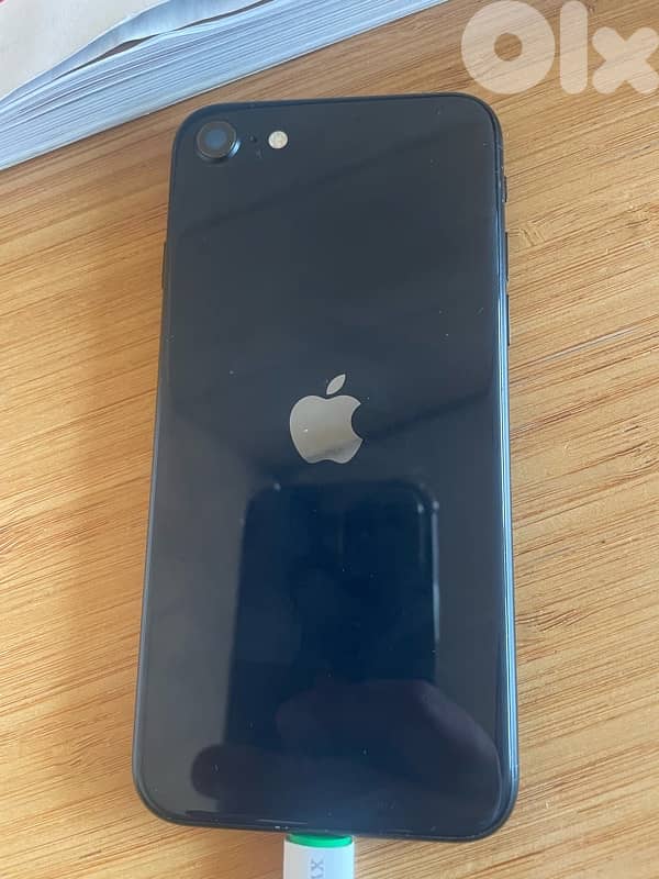 iPhone SE 128GB 1