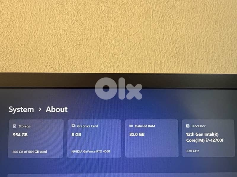 Full Gaming Pc with gaming table (used like new) 2