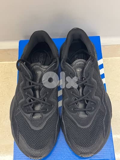 adidas ozweego black -9 us -like new