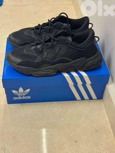 adidas ozweego black -9 us -like new