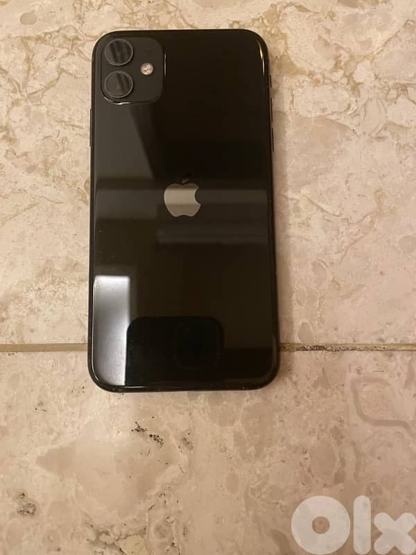 iPhone 11 - Battery Capacity = 100% 2