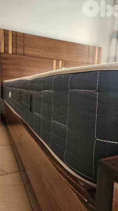 26cm Premium Bonnel Spring Mattress – Medium Firm – Like New