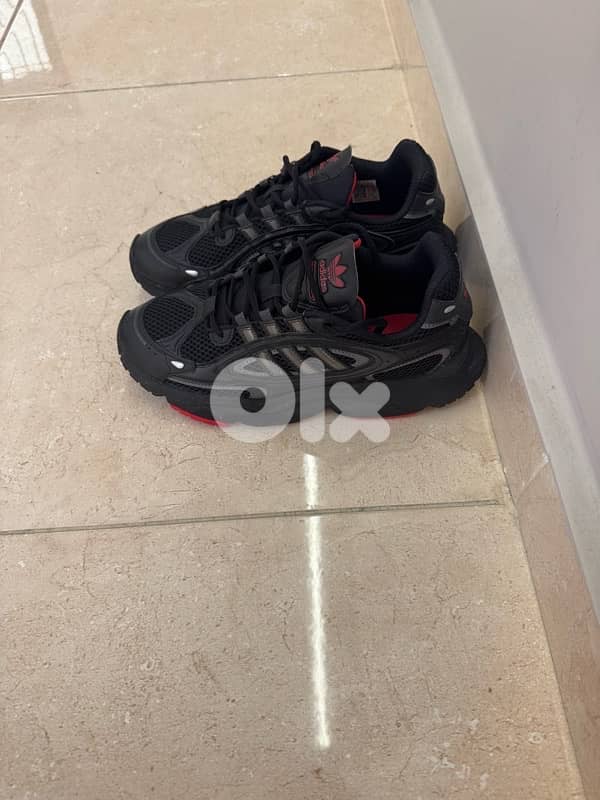 Adidas ozmillen black -9us-like new 2