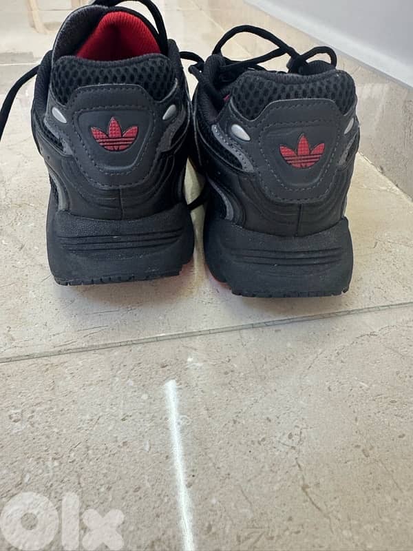 Adidas ozmillen black -9us-like new 4