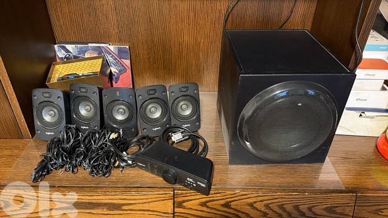Logitech Z906 5.1 Surround Sound Speaker System 1