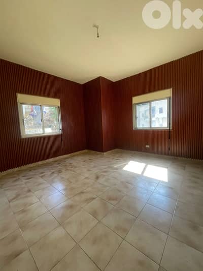 GMK236Y Apartment For Sale In Ain El Rihaneh شقة للبيع في عين الريحانة