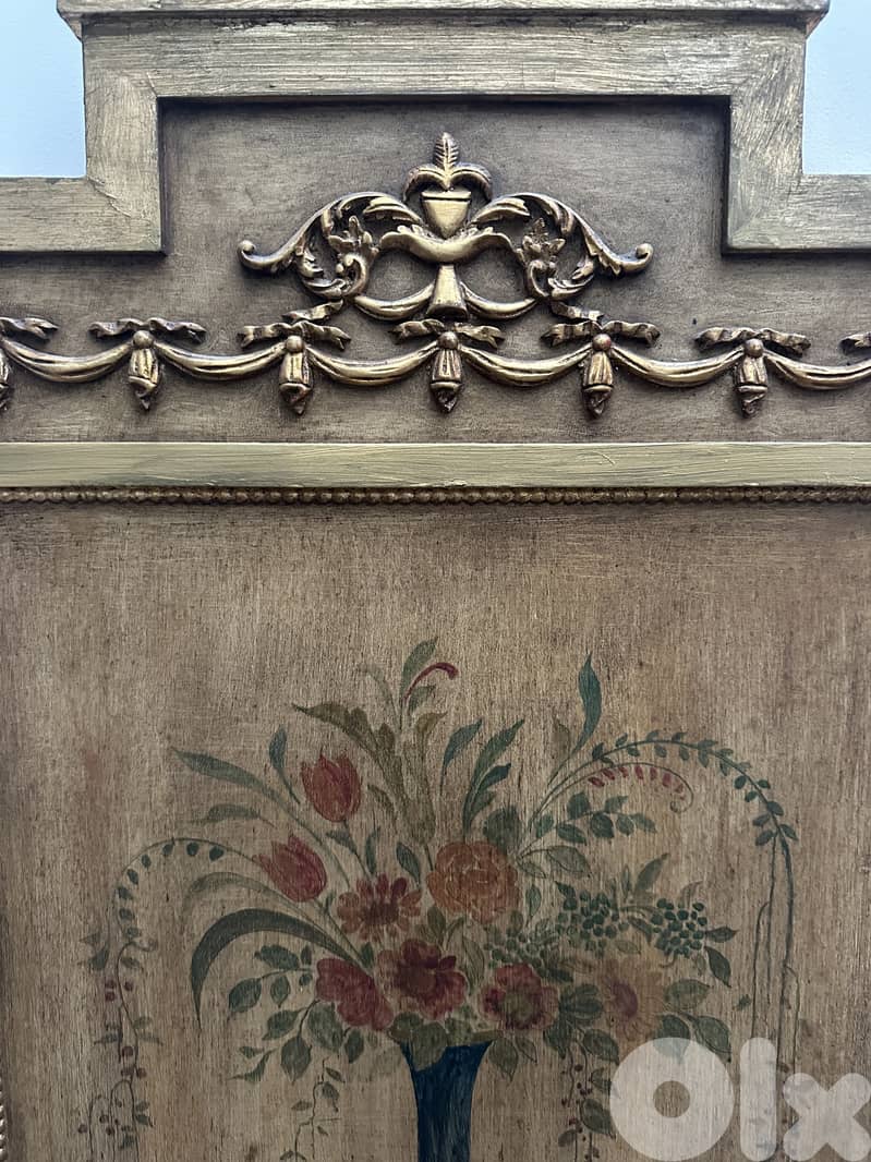 Elegant Italian Style Hand-Painted Wall Panel – Gilded Floral Urn Deco 1