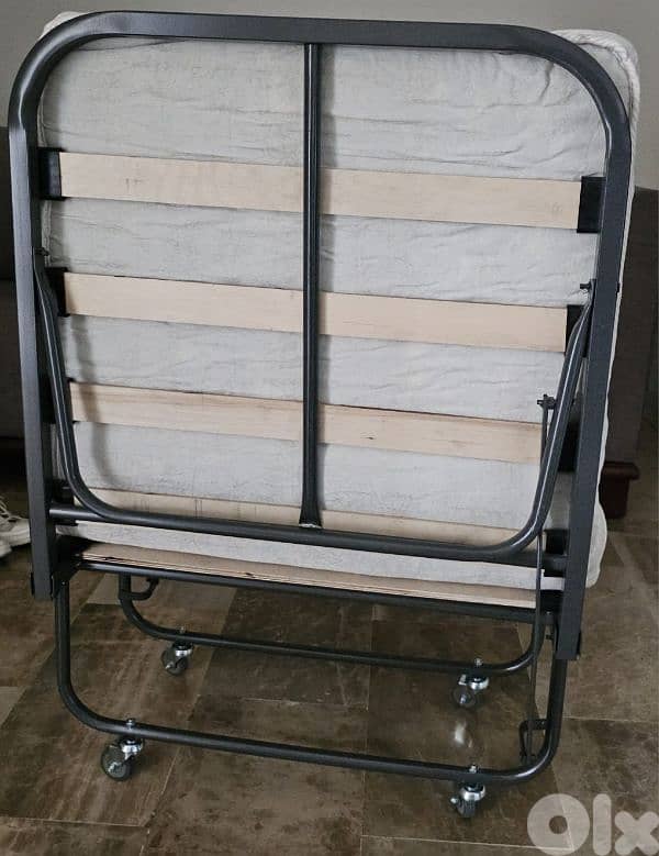 Foldable bed - تخت 3