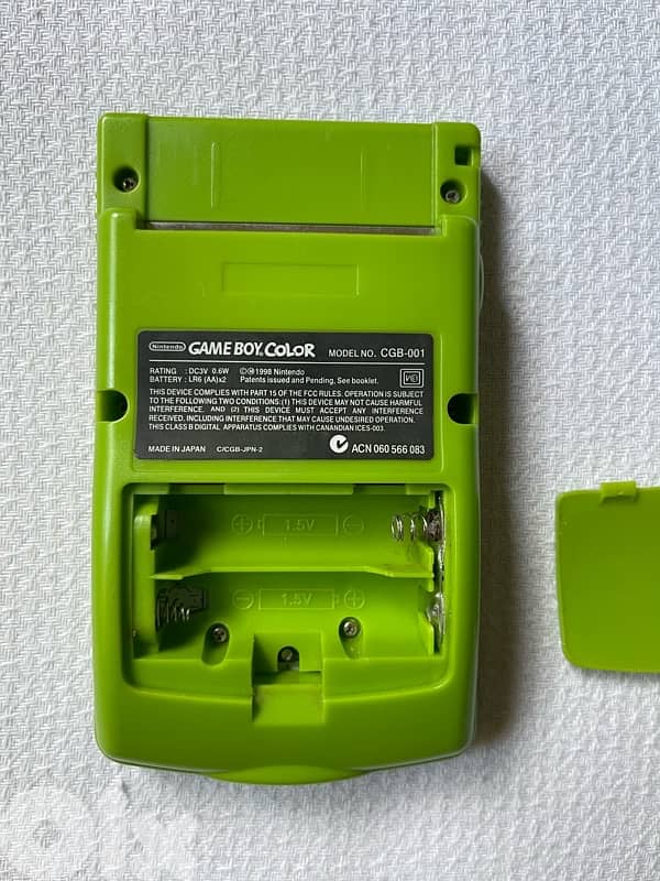 GAMEBOY Color Kiwi 8