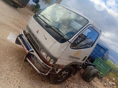 ميتسوبيشي بيك أب 2001