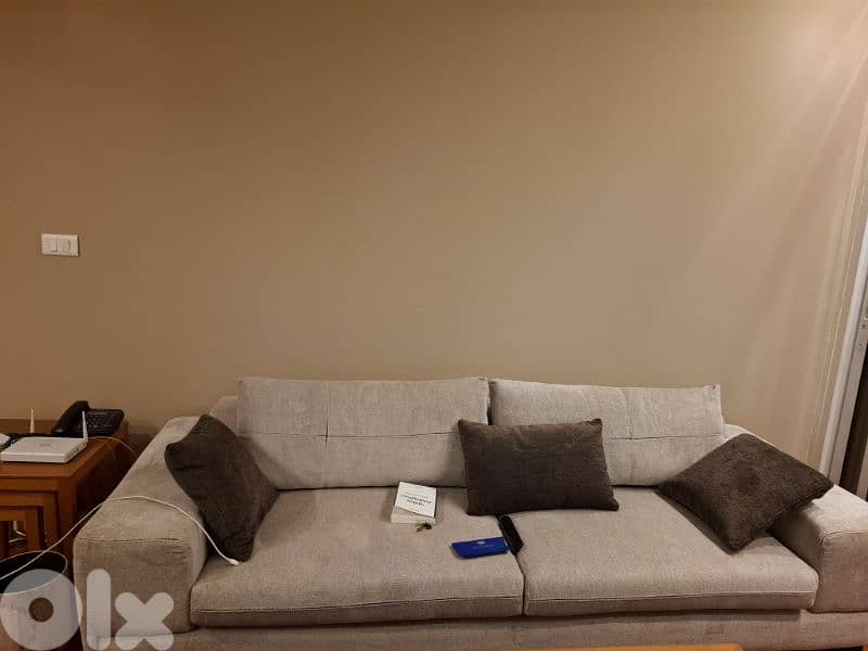 Sofa like new 1