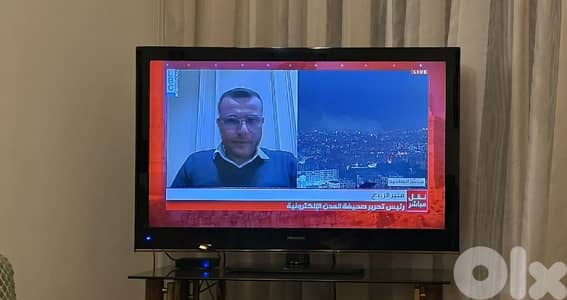 42" Hisense TV like NEW!