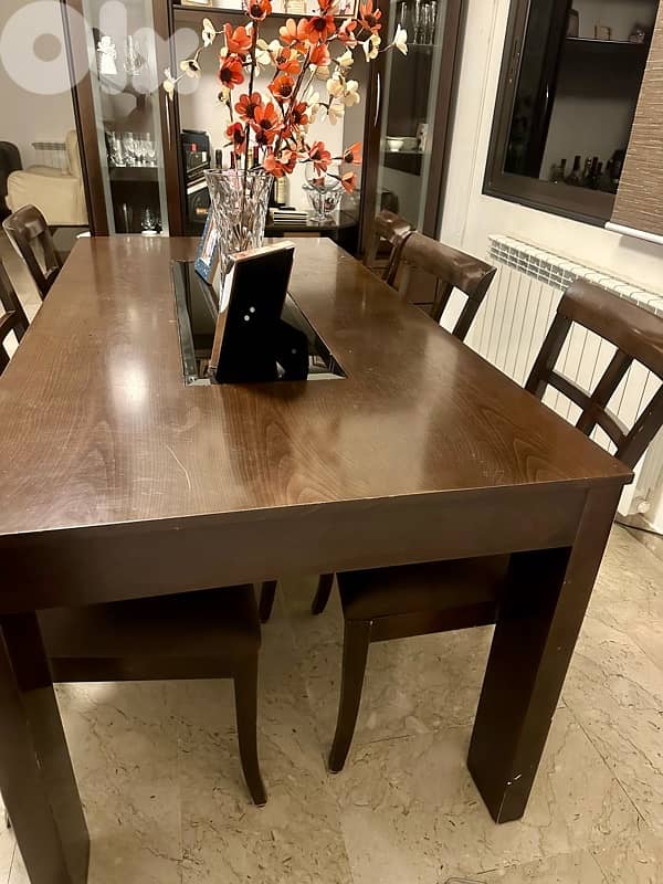 Dining room, good condition 2