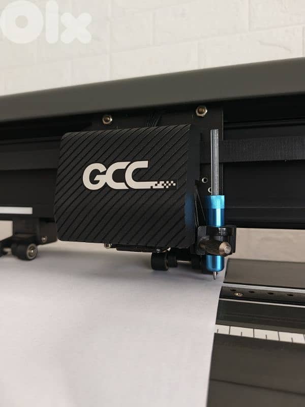 plotter/cutter (GCC Vouge) 1