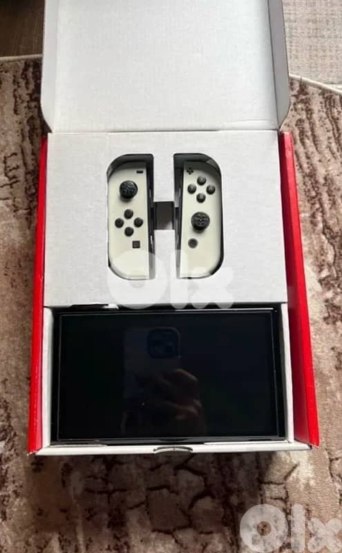 slightly used Nintendo oled 1