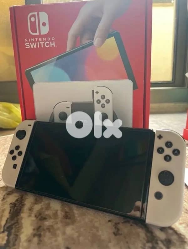 slightly used Nintendo oled 3