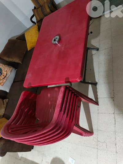 طاوله بيتنطوي و٦كراسي