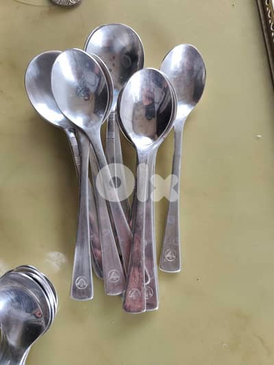 ٥٥ قطعة شوكة وملعقة وسكين لطيران الشرق الاوسط MEA قطع نادرة الوجود