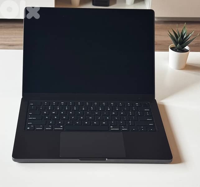 macbook pro m3 pro 1