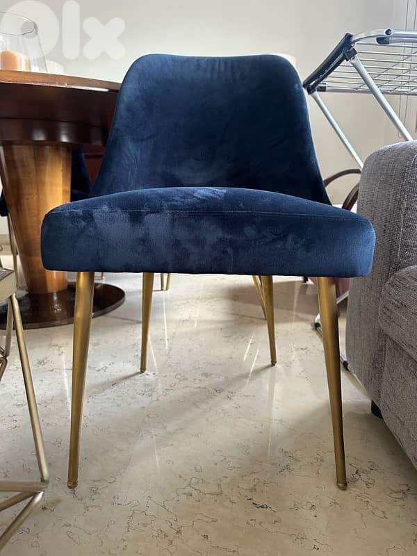 Dinning Table + chairs 6