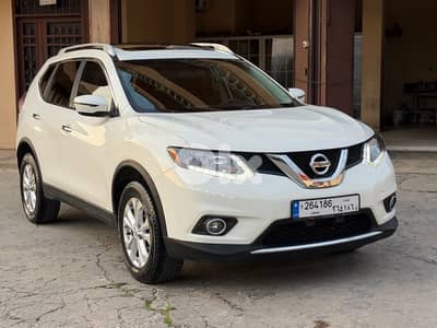 Nissan Rogue model 2016 4wd Panoramic super clean