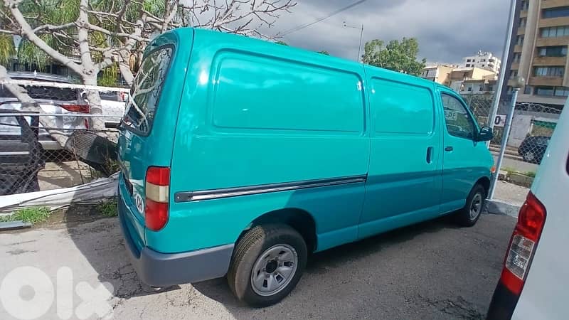 toyota hiace(4x4) 2