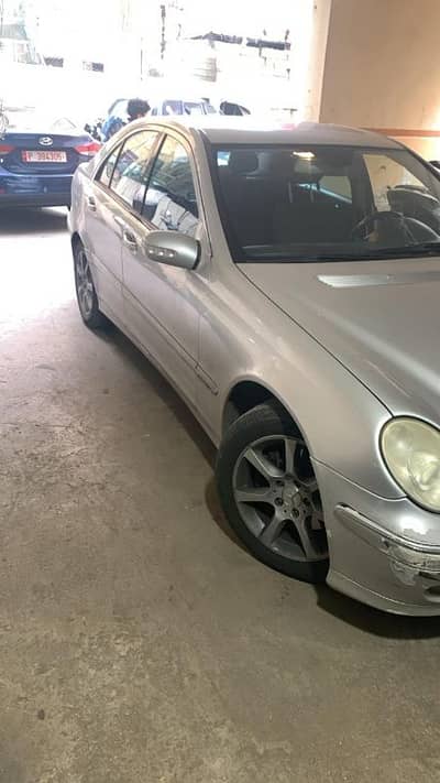 Mercedes-Benz 200 Series 2004