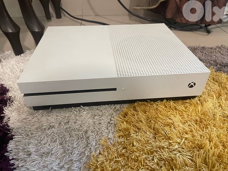 Xbox one S 1Tb like new 90$ only 1