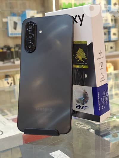 Used a17 6/128 gb black