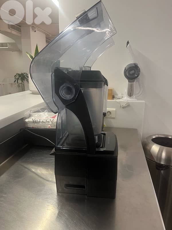 Vitamix Solarco blender 1