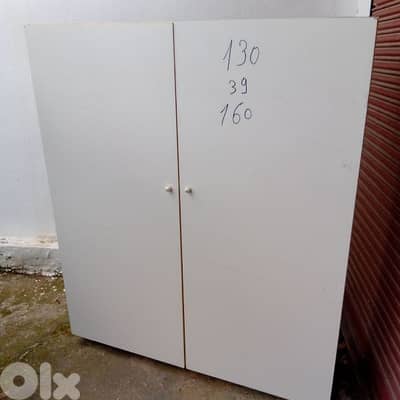 خزانة اوروبي شبه جديد