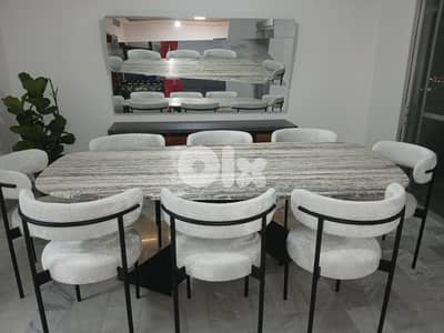 A full set of 4 pieces