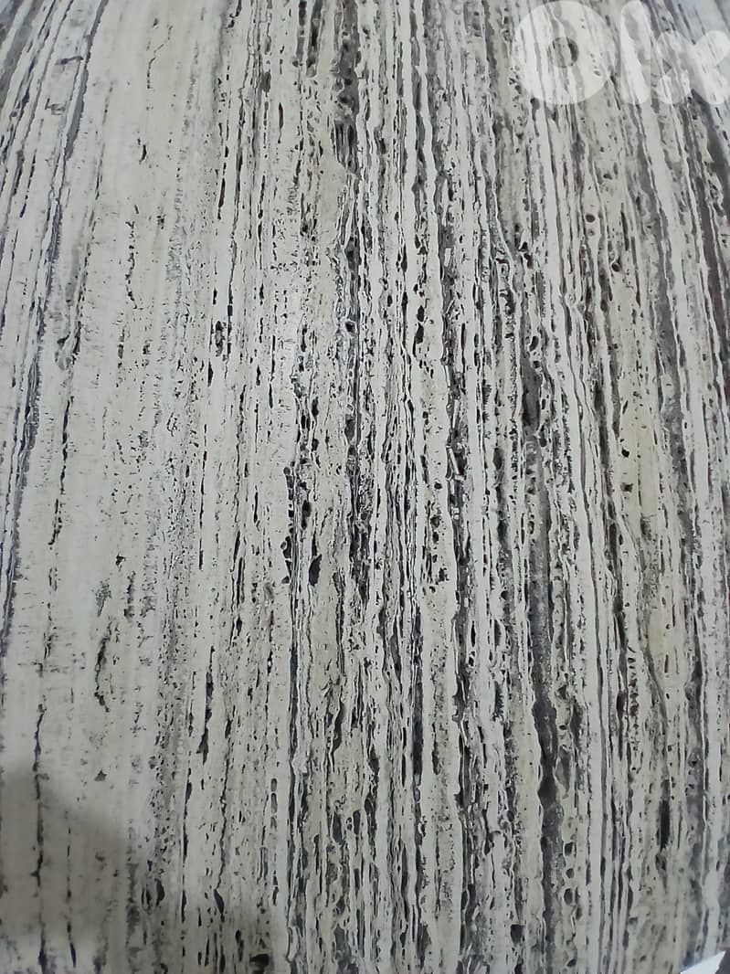 A full set of 4 pieces 4