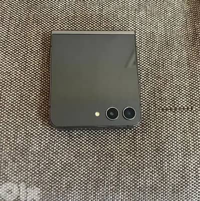 samsung z flip 5 512 gb used like new