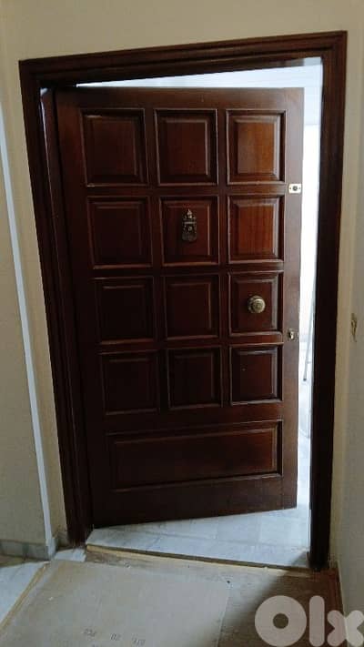 باب مدخل بيت خشب