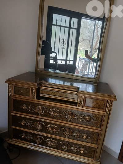 شوفنيرا خشب ممتاز مع مرايه