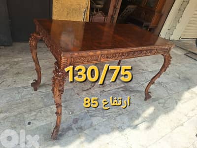 طاولة فرنسية مميزة خشب جوز حفر يدوي مميزة رائعة جدا