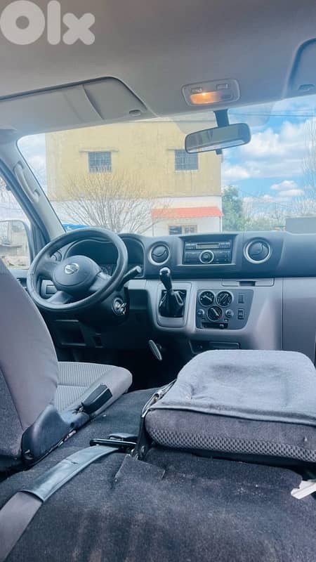 van nissan and van toyota 4