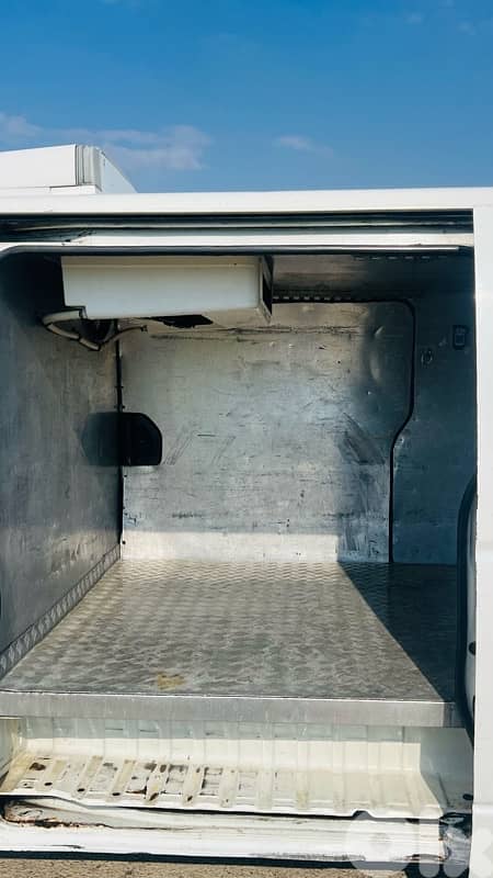 van nissan and van toyota 9