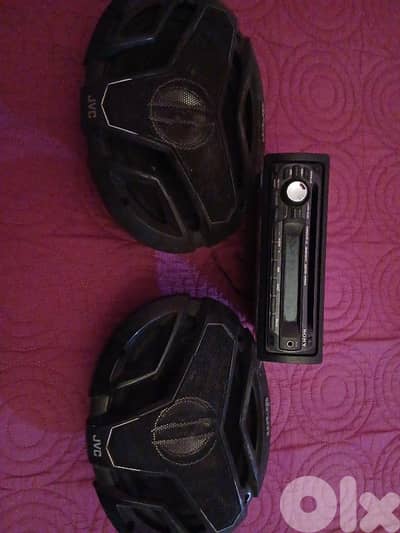 مسجلة مع سبيكر عدد ٢