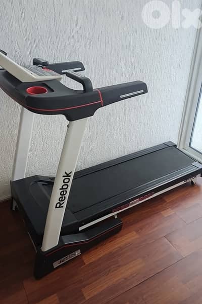 Reebok Jet 100 Treadmill – Excellent Condition – Home Cardio Machine