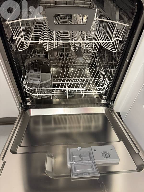 Campomatic Dishwasher model DWB15IS 1
