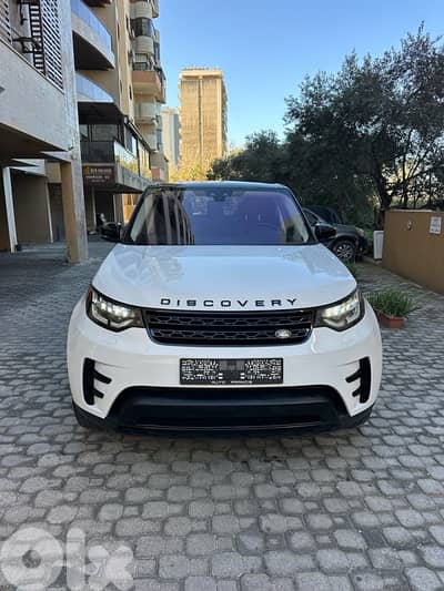 Land Rover Discovery 2018 white on black (clean carfax)