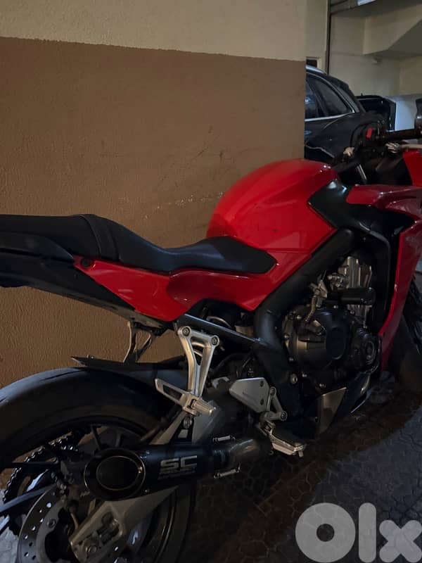 HONDA CBR 650F 3