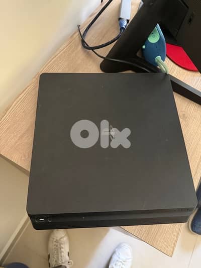 PS4 slim 1tb